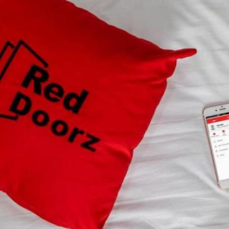 Reddoorz Plus @ Maguwo Kalasan Exterior foto