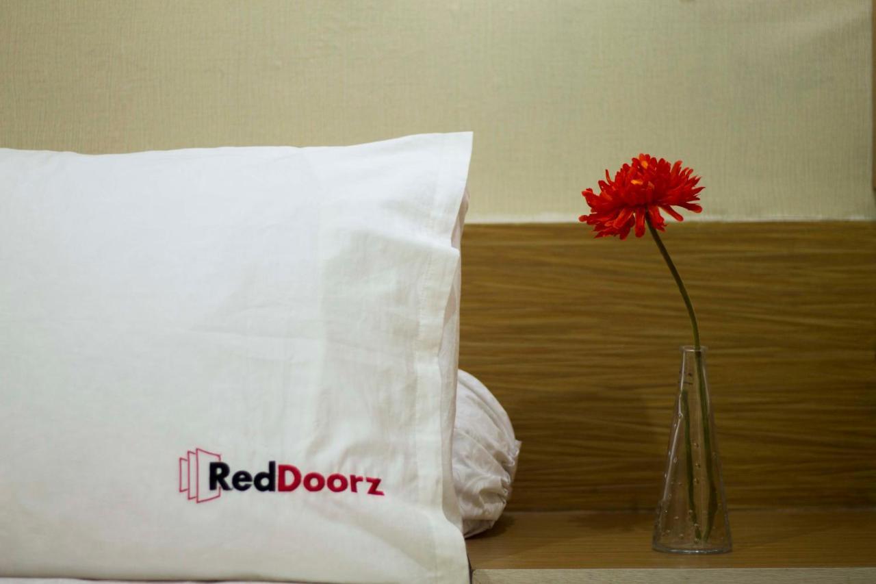 Reddoorz Plus @ Maguwo Kalasan Habitación foto